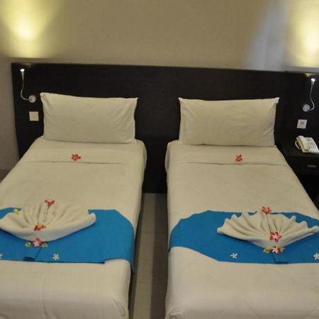 Akarsa Transit Hotel Sanur  Exterior photo